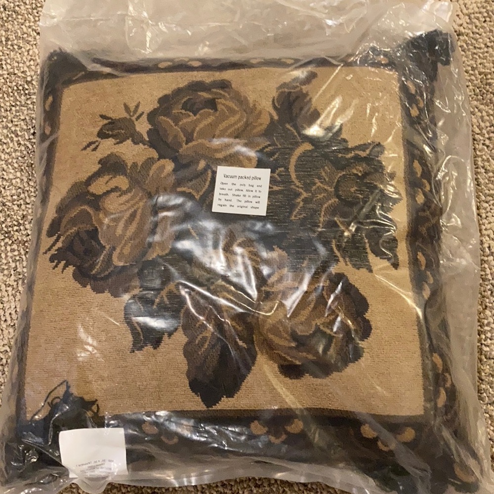 Decorative pillow